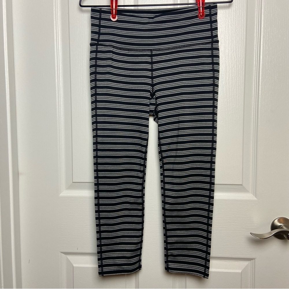 Athleta Black & Gray Striped Chaturanga Capris Size M